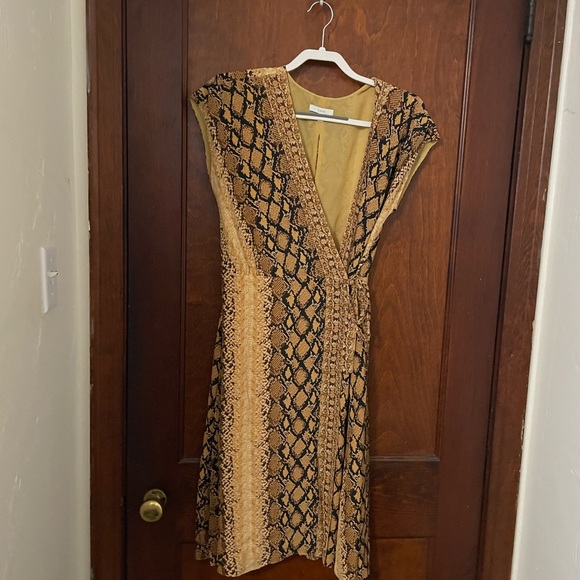 JOIE Bethwyn Snakeskin-Print Wrap short sleeve Dress - Picture 3 of 6